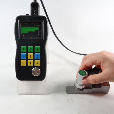 Medidor de espesor ultrasónico de la serie TM282 con escaneo A&B a través del revestimiento y software para una medición precisa del espesor